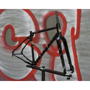 Veloci ROADMANCE Frame Set (incl Carbon Fork) M490 Gloss Black
